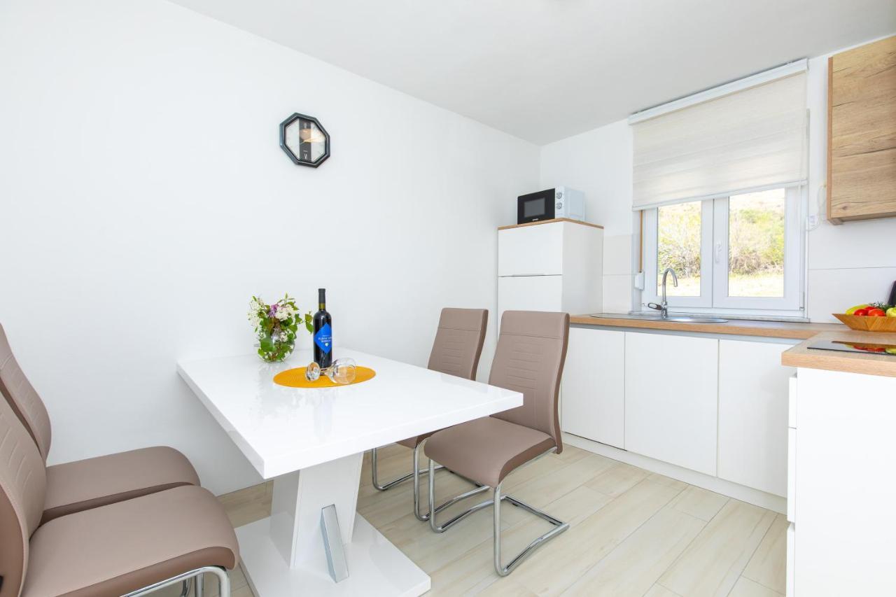 Apartments Augustinovic Baska  Luaran gambar
