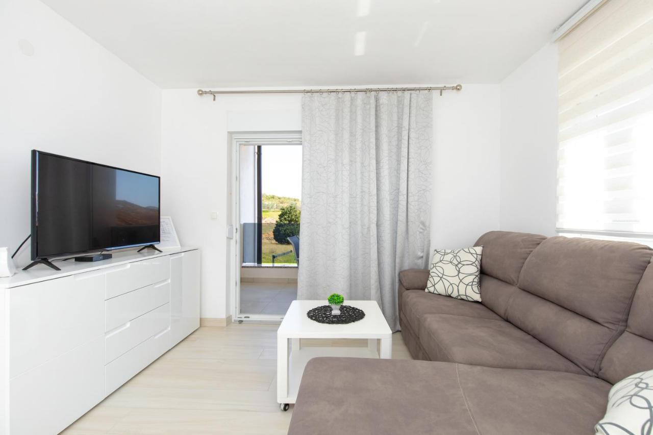 Apartments Augustinovic Baska  Luaran gambar