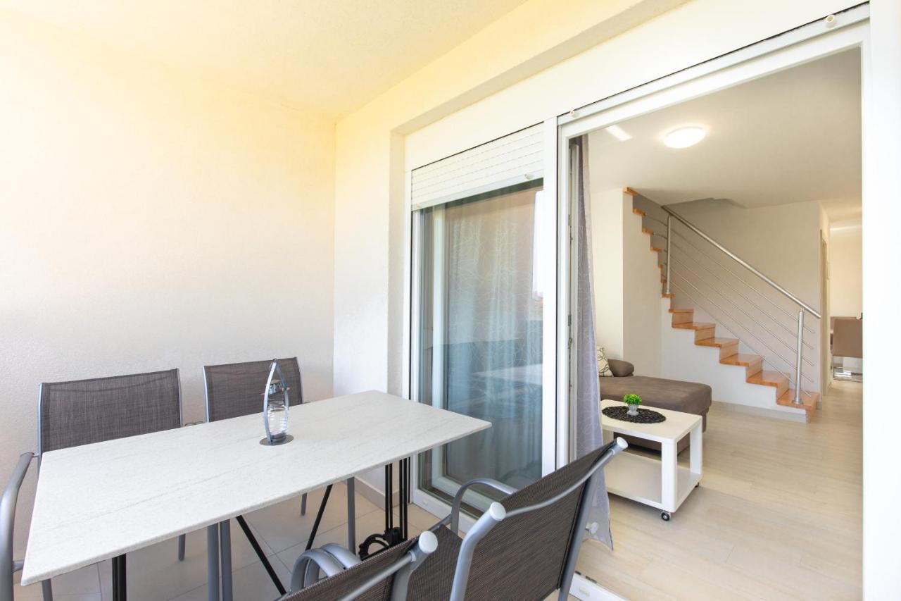 Apartments Augustinovic Baska  Luaran gambar