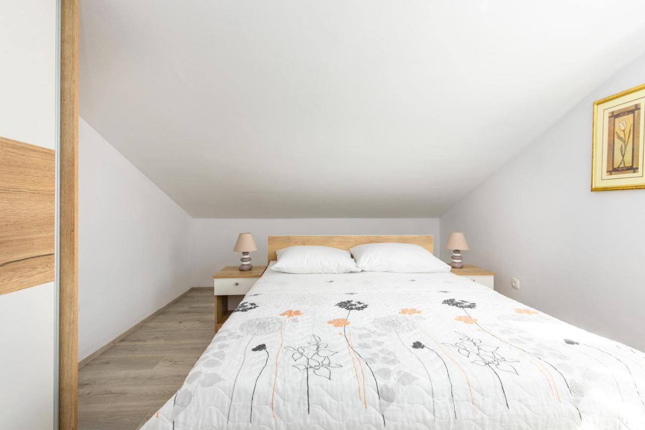 Apartments Augustinovic Baska  Luaran gambar
