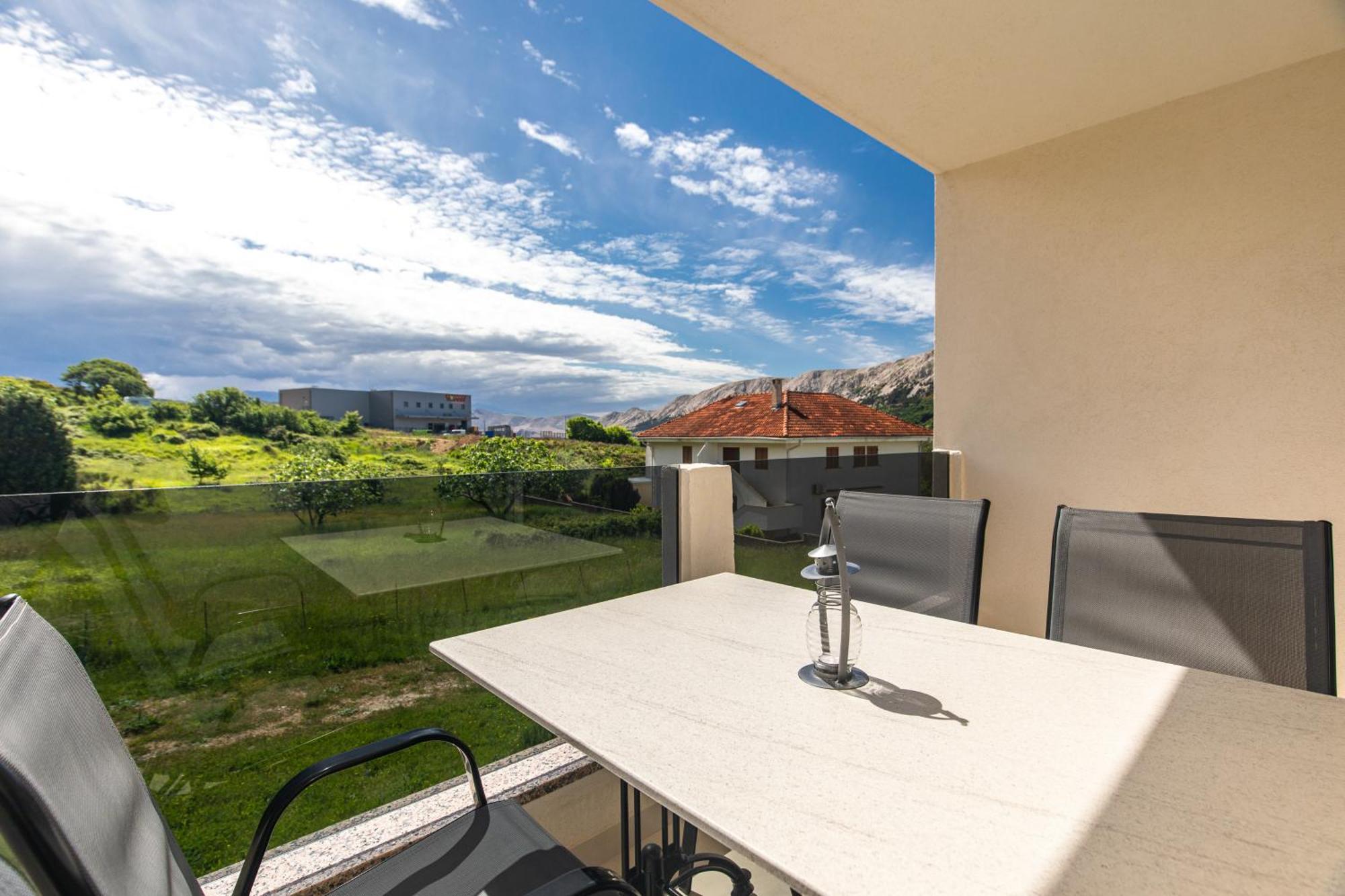 Apartments Augustinovic Baska  Bilik gambar